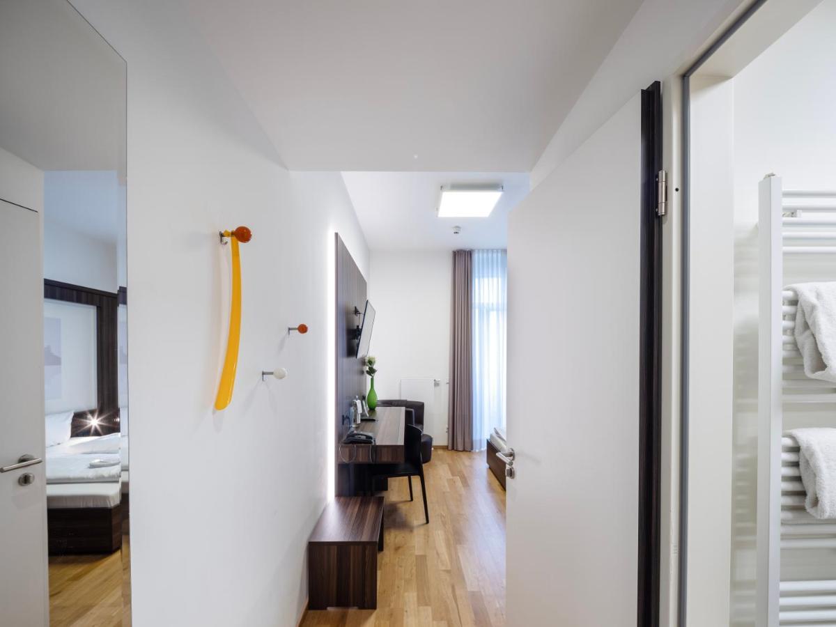 Double Room with Balcony,1394795315:JPEG